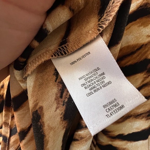 Leith V-Neck Dress NWT XS - Picture 5 of 5